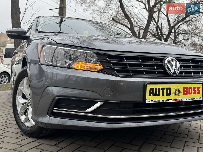 Седан Volkswagen Passat 2018 в Николаеве