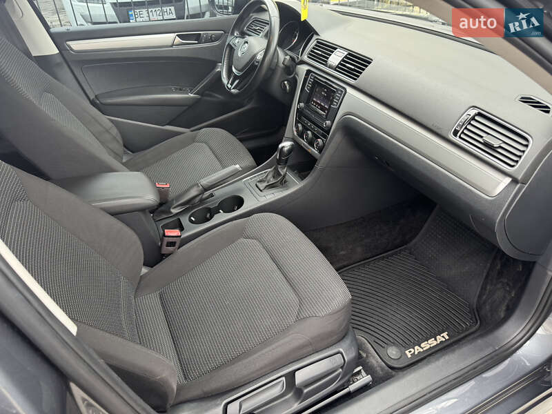 Седан Volkswagen Passat 2018 в Николаеве