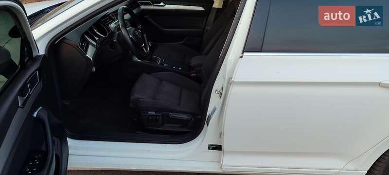 Універсал Volkswagen Passat 2015 в Житомирі фото 23 Універсал Volkswagen Passat 2015 в Житомирі