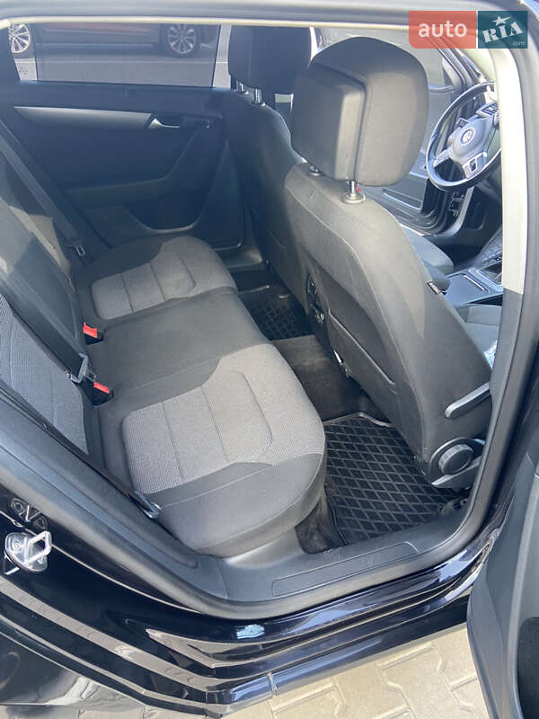 Універсал Volkswagen Passat 2014 в Києві