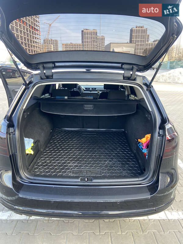 Універсал Volkswagen Passat 2014 в Києві