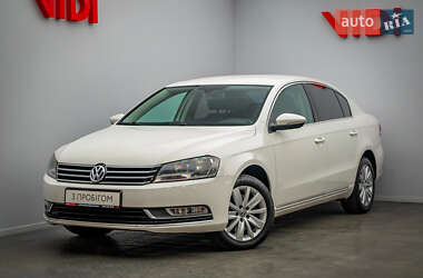 Седан Volkswagen Passat 2013 в Киеве