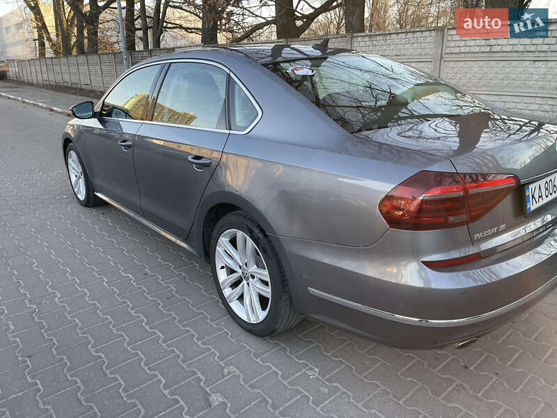 Седан Volkswagen Passat 2018 в Киеве