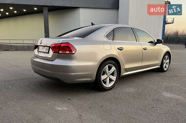 Седан Volkswagen Passat 2011 в Киеве