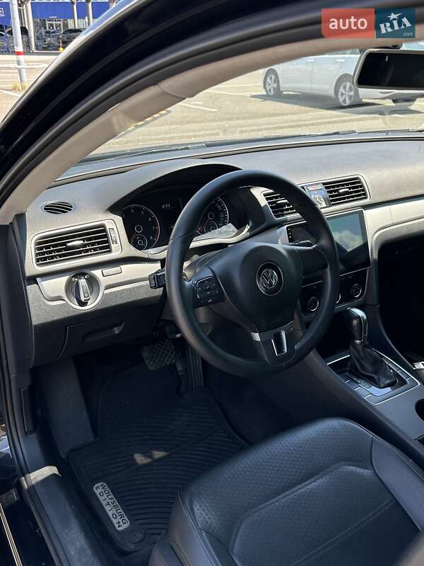 Седан Volkswagen Passat 2014 в Киеве