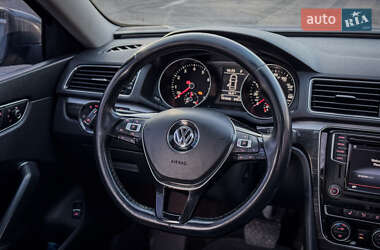 Седан Volkswagen Passat 2015 в Житомире