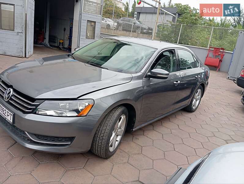 Седан Volkswagen Passat 2014 в Одессе