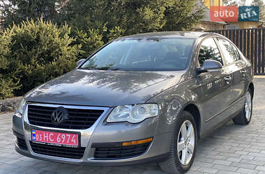 Седан Volkswagen Passat 2006 в Старокостянтинові