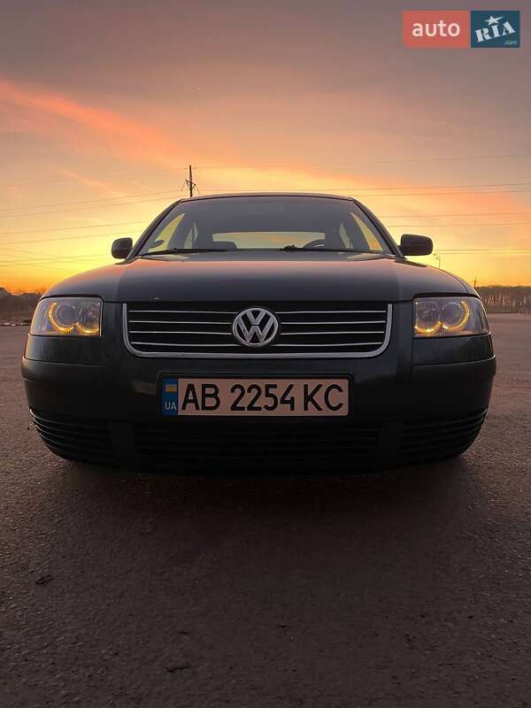 Седан Volkswagen Passat 2002 в 