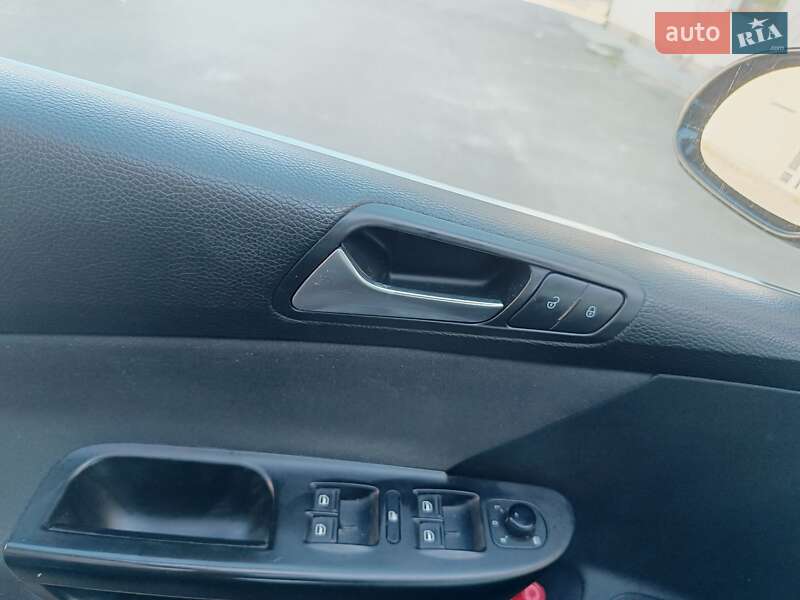 Универсал Volkswagen Passat 2009 в Житомире