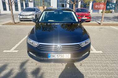 Універсал Volkswagen Passat 2016 в Рівному