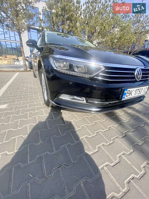 Универсал Volkswagen Passat 2016 в Ровно