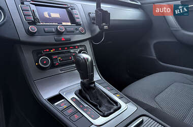 Универсал Volkswagen Passat 2011 в 