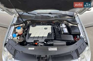 Універсал Volkswagen Passat 2010 в 