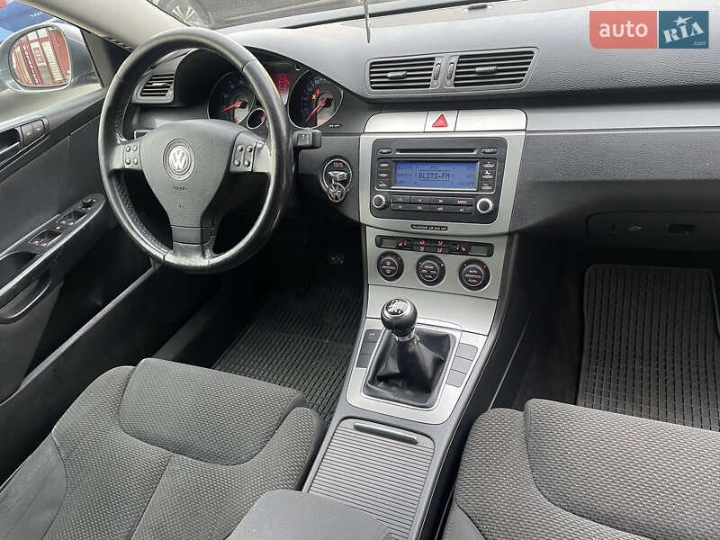 Универсал Volkswagen Passat 2006 в Мироновке