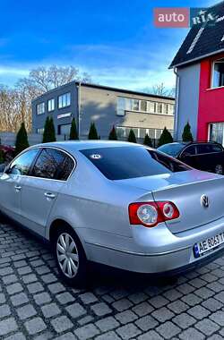 Седан Volkswagen Passat 2005 в Луцьку