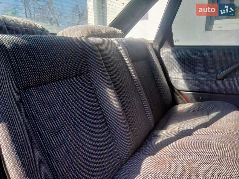 Седан Volkswagen Passat 1991 в Львові