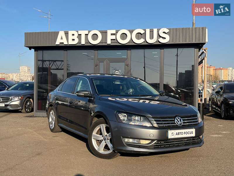 Седан Volkswagen Passat 2012 в Києві