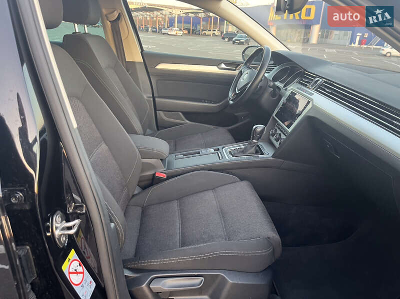 Универсал Volkswagen Passat 2018 в Ровно
