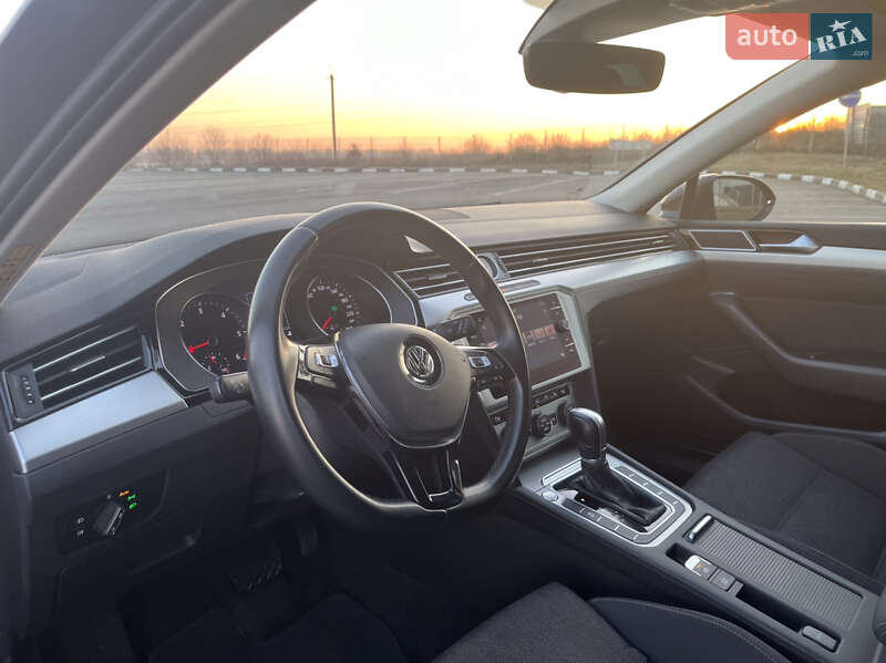 Универсал Volkswagen Passat 2018 в Ровно