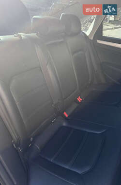 Седан Volkswagen Passat 2012 в 