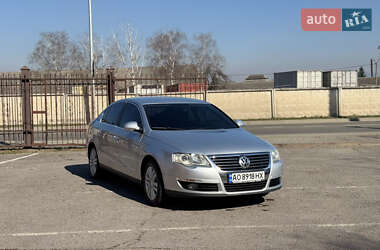 Седан Volkswagen Passat 2005 в Мукачевому