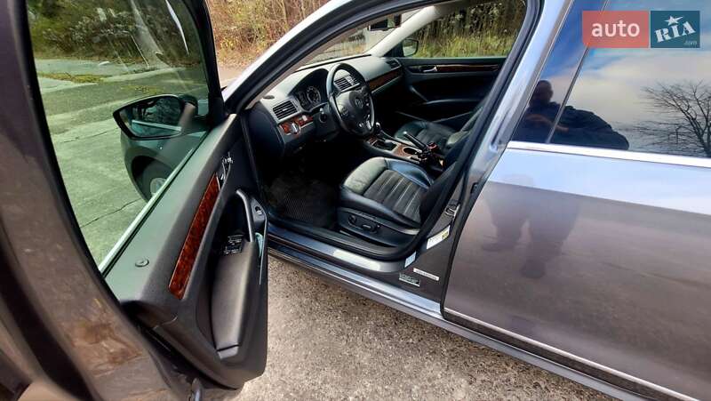 Седан Volkswagen Passat 2013 в Львове
