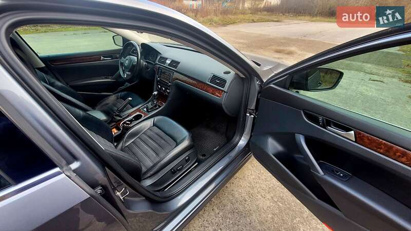 Седан Volkswagen Passat 2013 в Львове