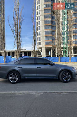 Седан Volkswagen Passat 2013 в Киеве