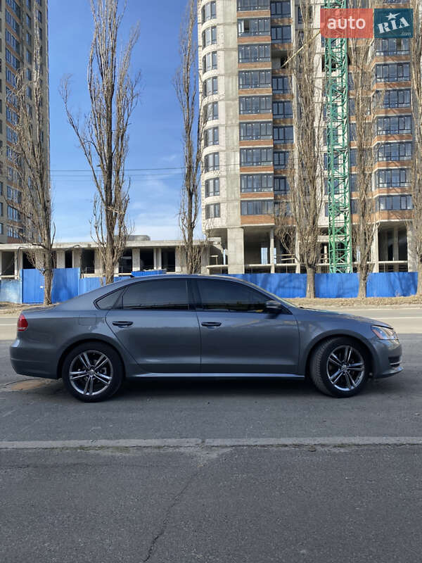 Седан Volkswagen Passat 2013 в Киеве