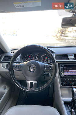 Седан Volkswagen Passat 2013 в Киеве