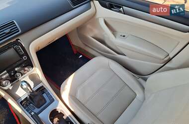 Седан Volkswagen Passat 2013 в Харькове