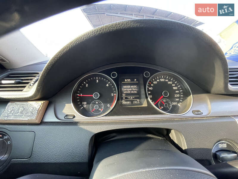 Универсал Volkswagen Passat 2011 в Хусте