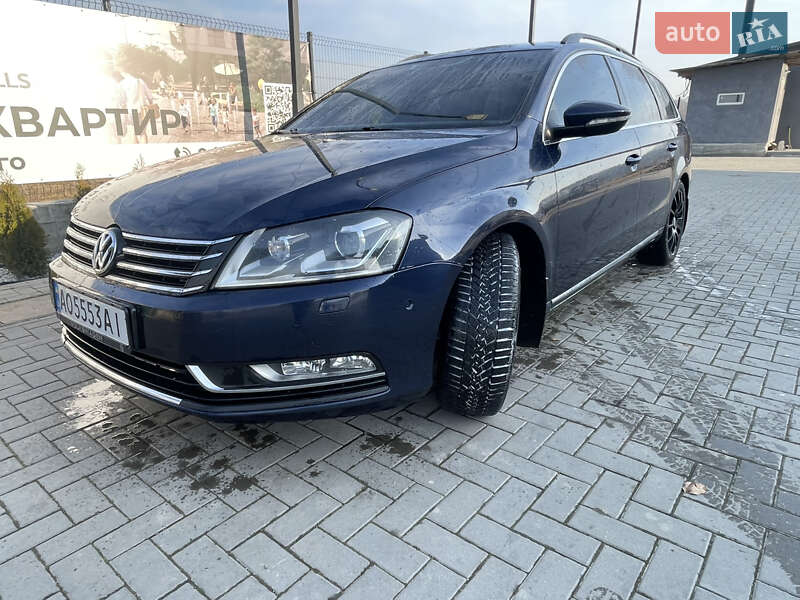 Универсал Volkswagen Passat 2011 в Хусте