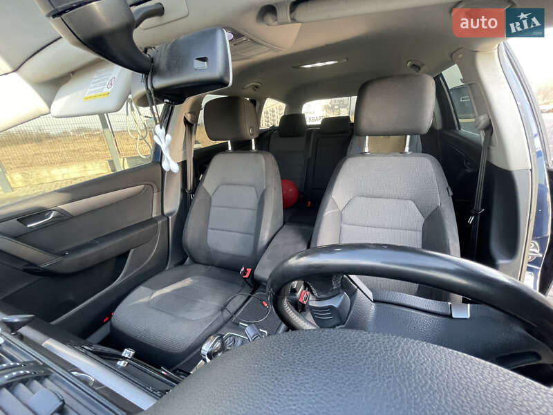 Универсал Volkswagen Passat 2011 в Хусте