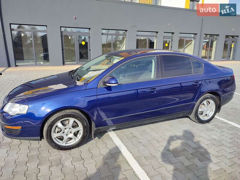 Седан Volkswagen Passat 2005 в Луцке
