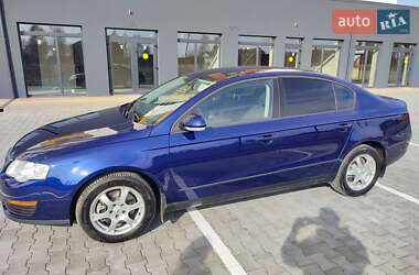 Седан Volkswagen Passat 2005 в 