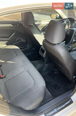 Седан Volkswagen Passat 2011 в 