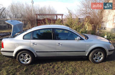 Седан Volkswagen Passat 2000 в 
