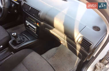 Седан Volkswagen Passat 2000 в 