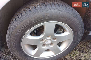Седан Volkswagen Passat 2000 в 