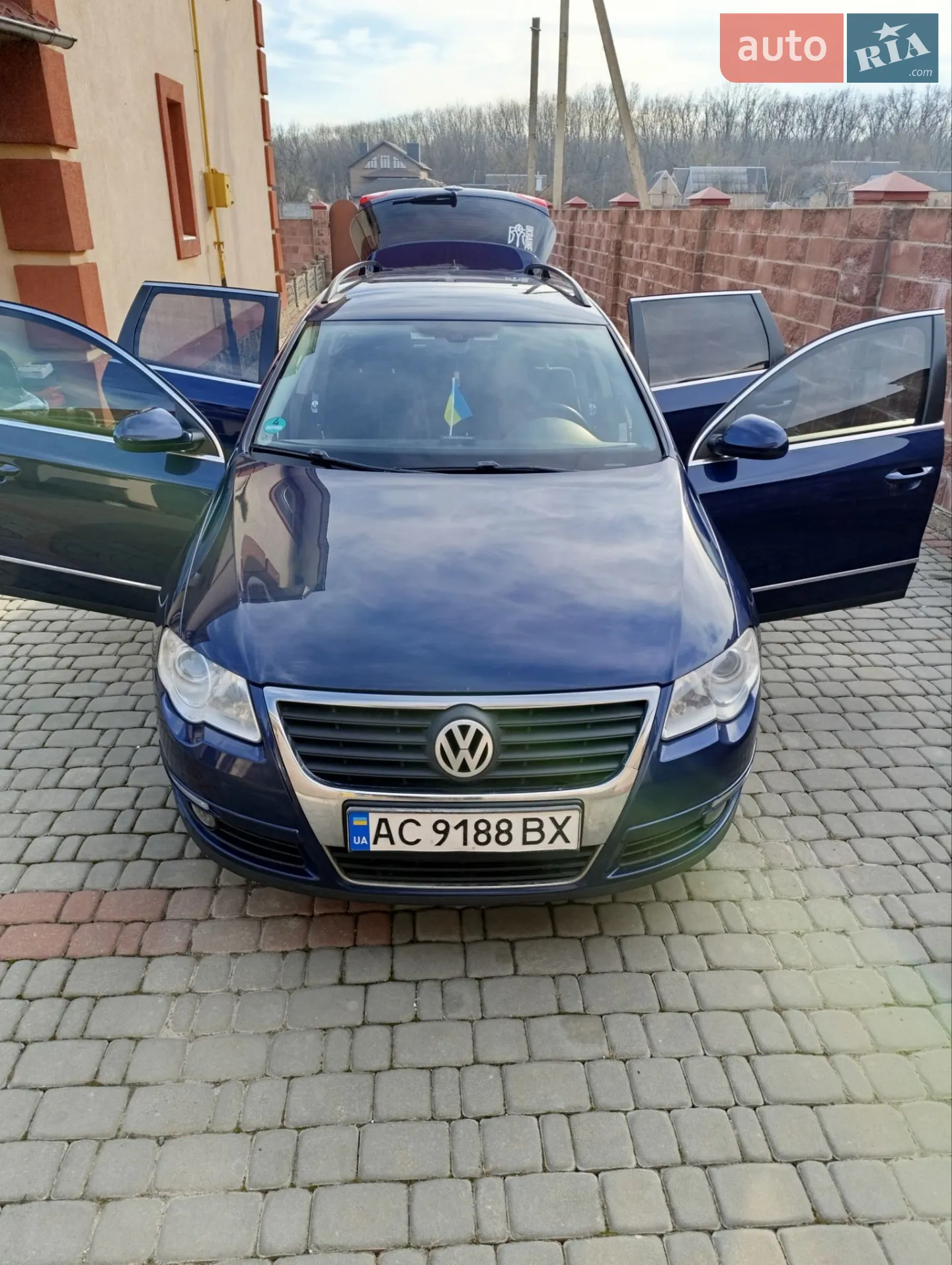 2010 Volkswagen Passat - мініатюра 4