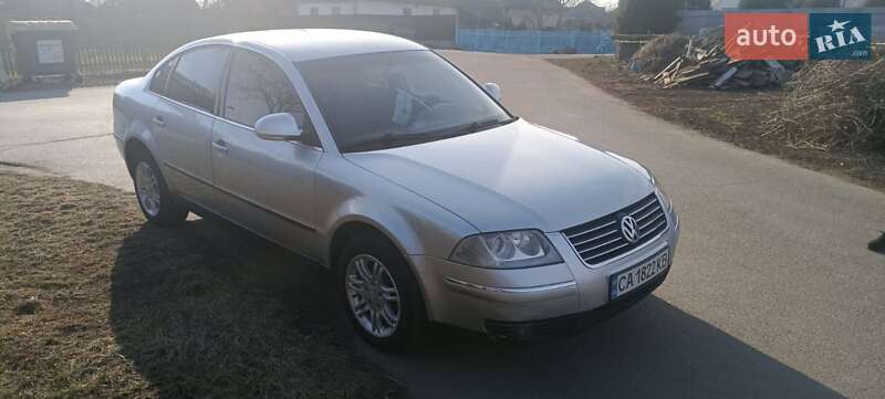 Седан Volkswagen Passat 2004 в Бершаді