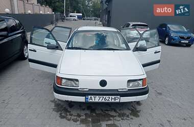 Седан Volkswagen Passat 1990 в Івано-Франківську