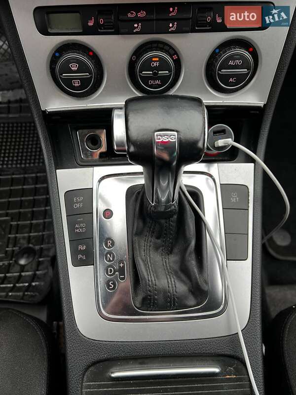 Универсал Volkswagen Passat 2008 в Киеве