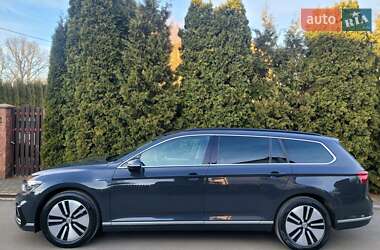 Универсал Volkswagen Passat 2020 в Хмельницком