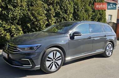 Универсал Volkswagen Passat 2020 в Хмельницком