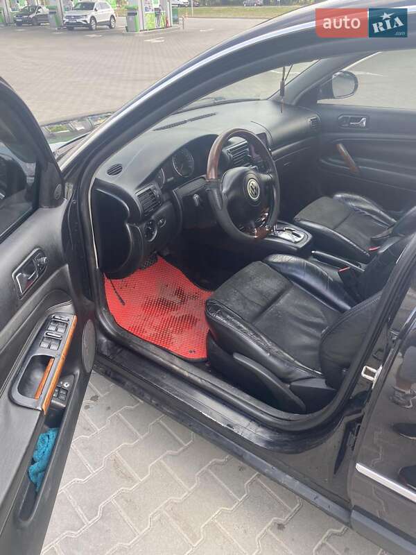 Седан Volkswagen Passat 2001 в Киеве