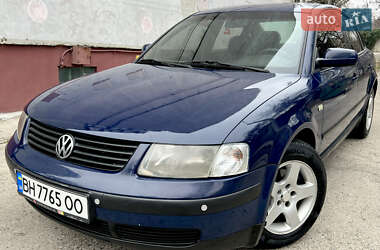 Седан Volkswagen Passat 1998 в Одессе