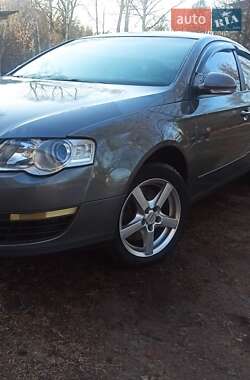 Седан Volkswagen Passat 2006 в Киеве